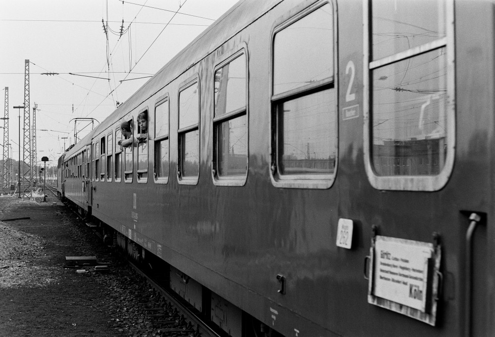 http://images.bahnstaben.de/HiFo/00019_Lokwechsel - Braunschweig Hbf am 4.6.1976/3462386462393766.jpg